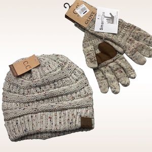 C.C. EXCLUSIVES SET “OATMEAL” BEANIE & GLOVES SMART TIPS NEW